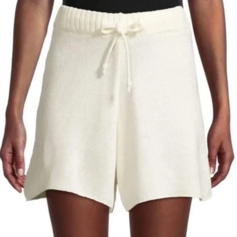 WeWoreWhat Pull On Sweater Shorts Cozy Stitch Cream Knit